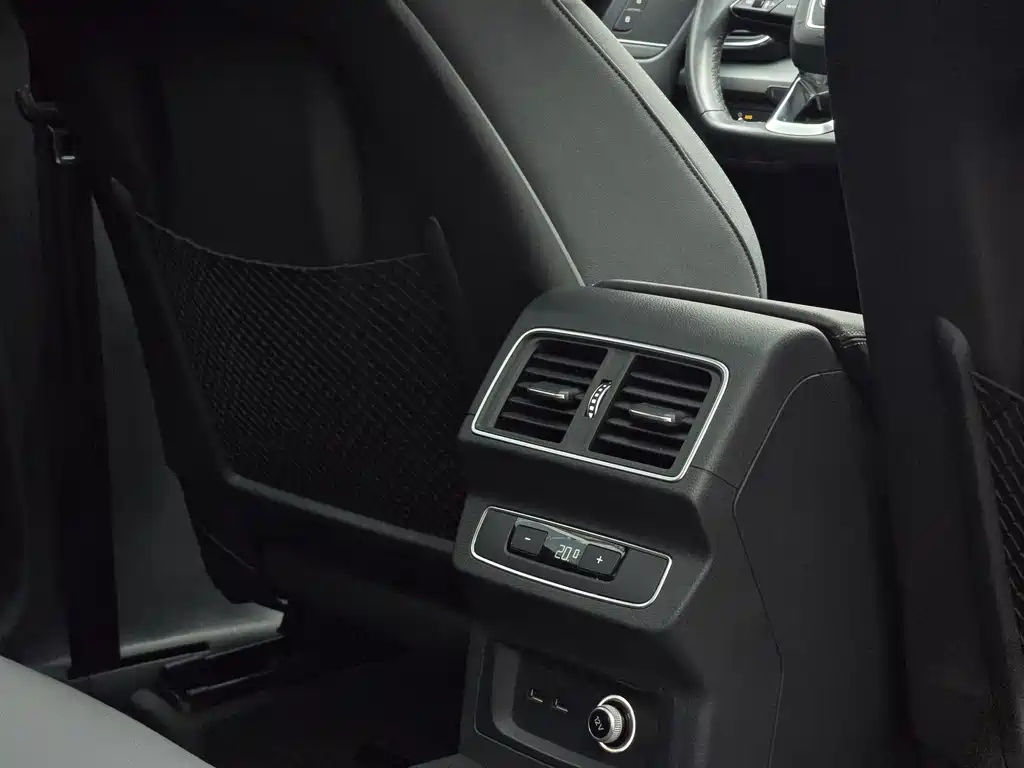 Audi Q5L 2023 — фото 13