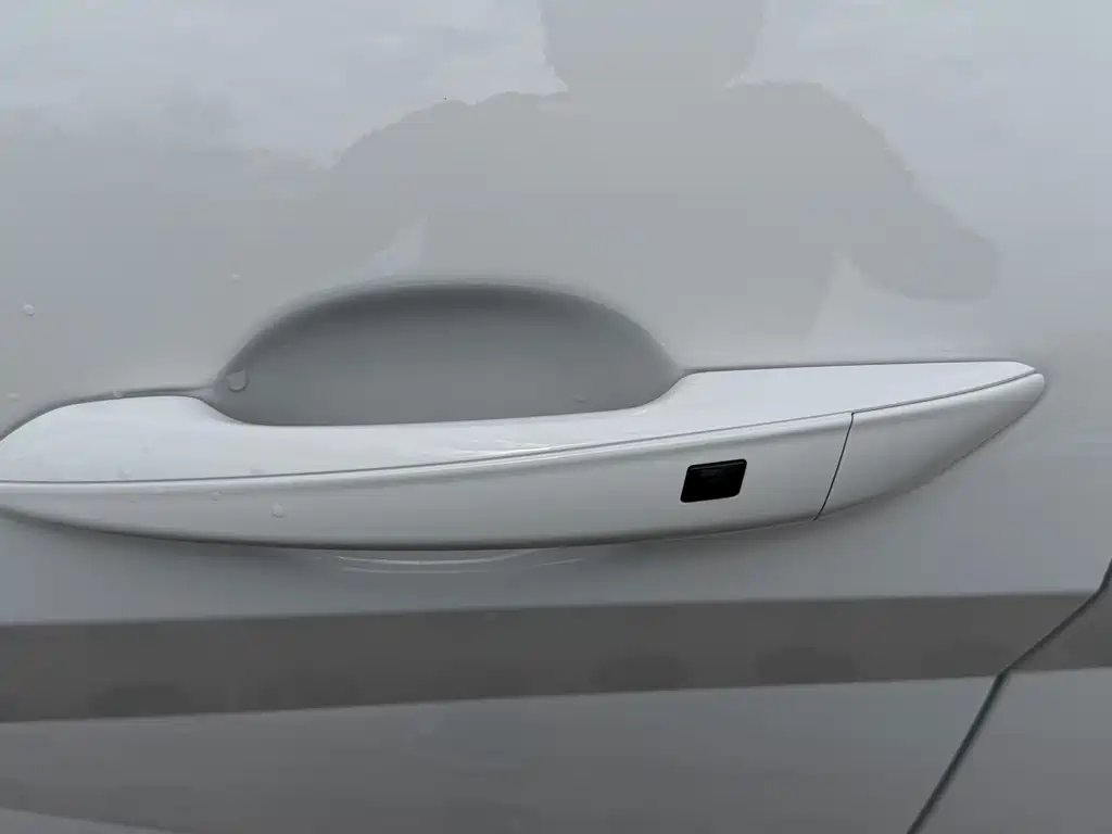 Hyundai Elantra 2023 — фото 10