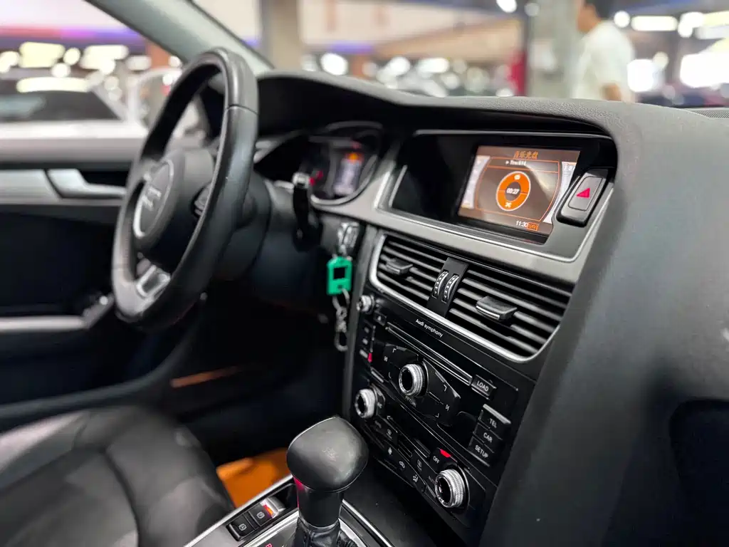 Audi A4L 2015 — фото 30