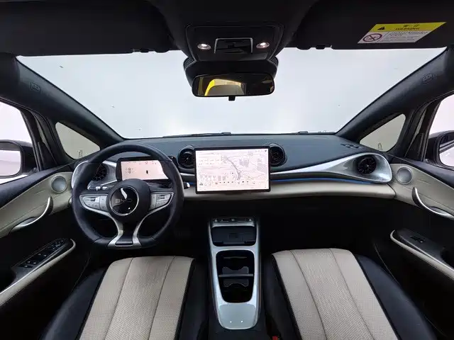 BYD Dolphin 2025