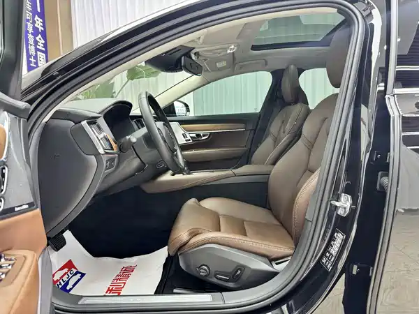 Volvo S90 2020