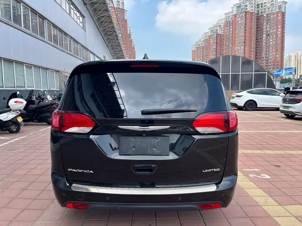 Chrysler Grand Voyager 2019 — фото 5