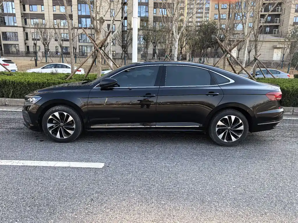 Volkswagen Passat 2024