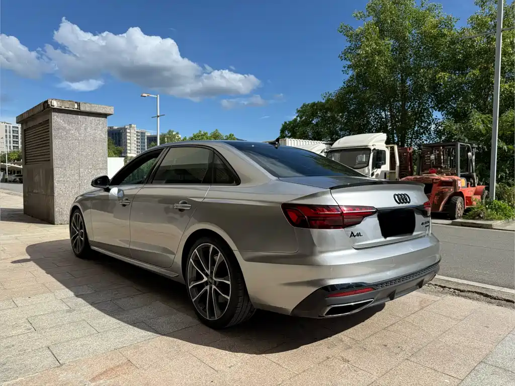 Audi A4L 2020