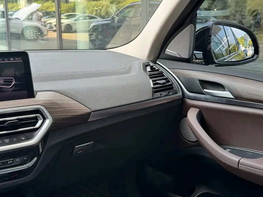 BMW X3 2022 — фото 9