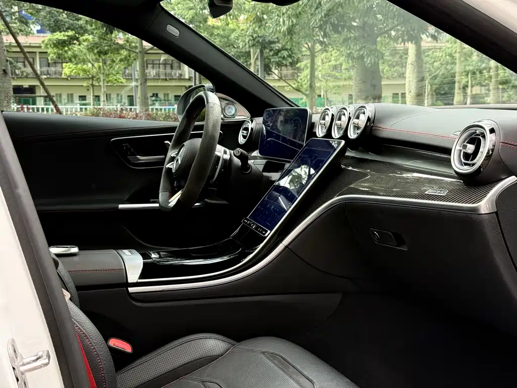 Mercedes-Benz C-Class AMG 2024 — фото 17
