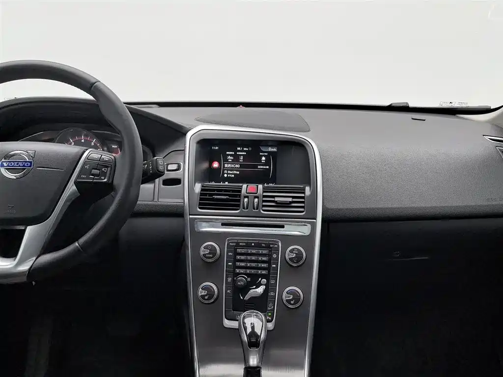 Volvo XC60 2015 — фото 12