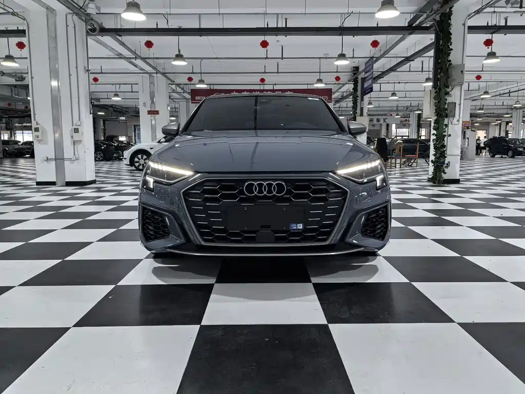Audi A3 2022 — фото 2