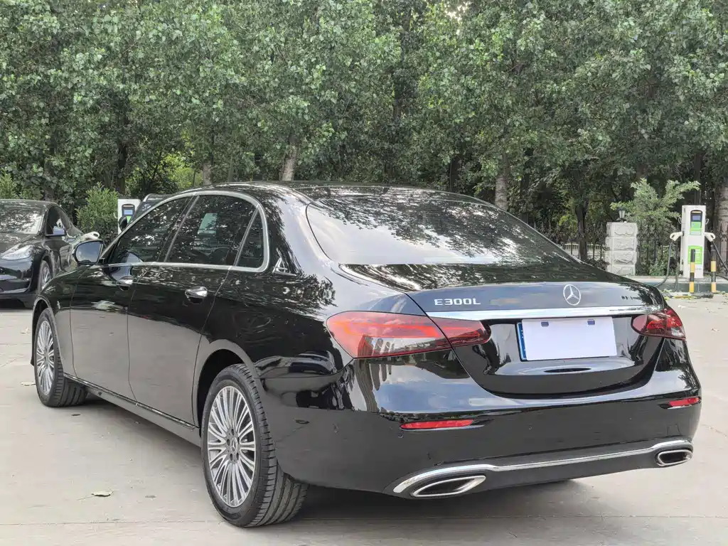 Mercedes-Benz E-Class 2023 — фото 15