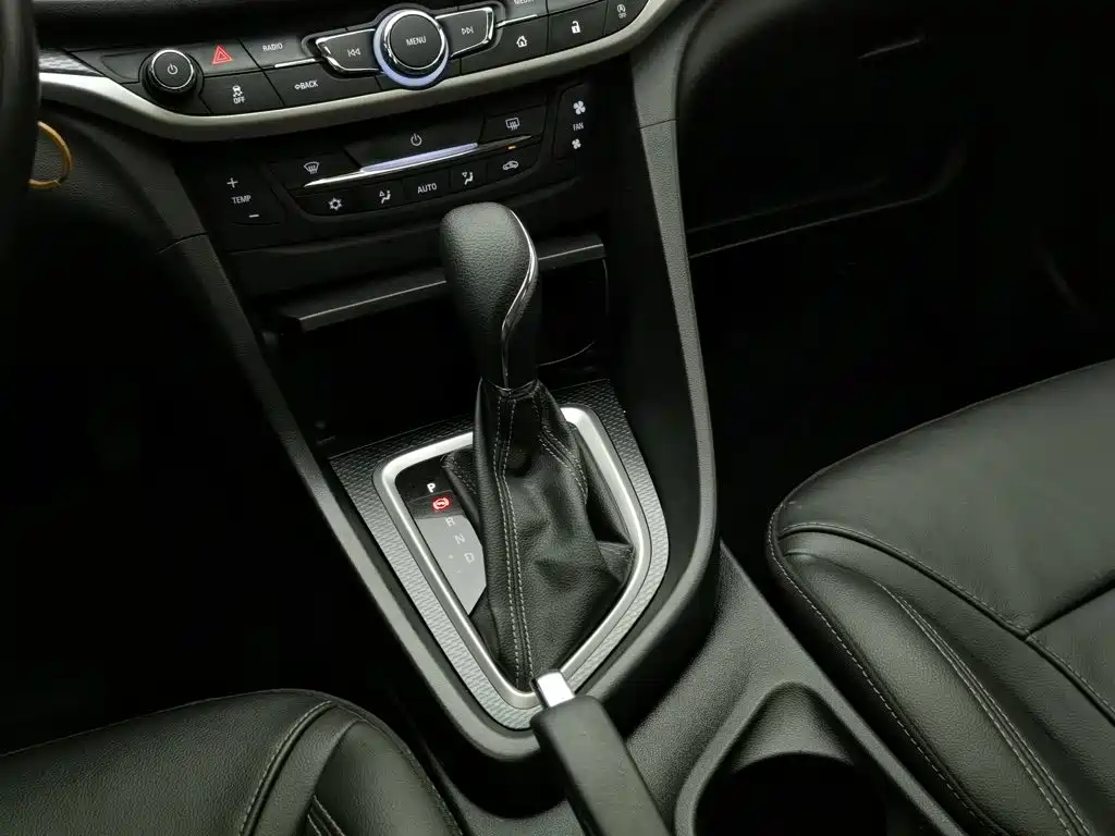 Buick Excelle GT 2020 — фото 13