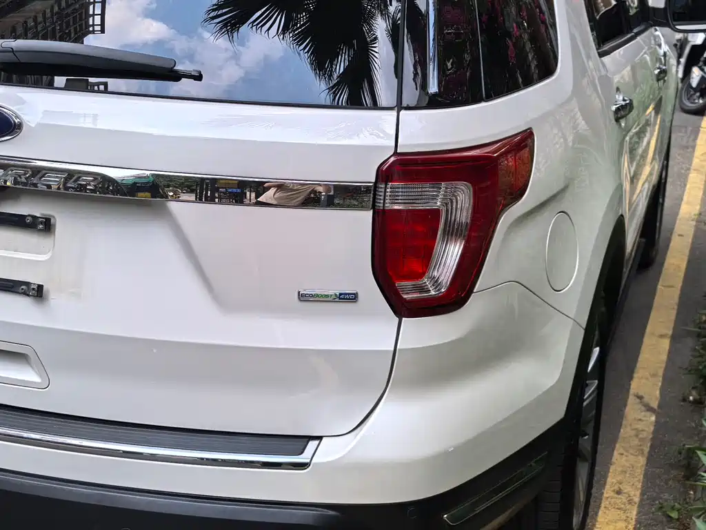 Ford Explorer 2019 — фото 10