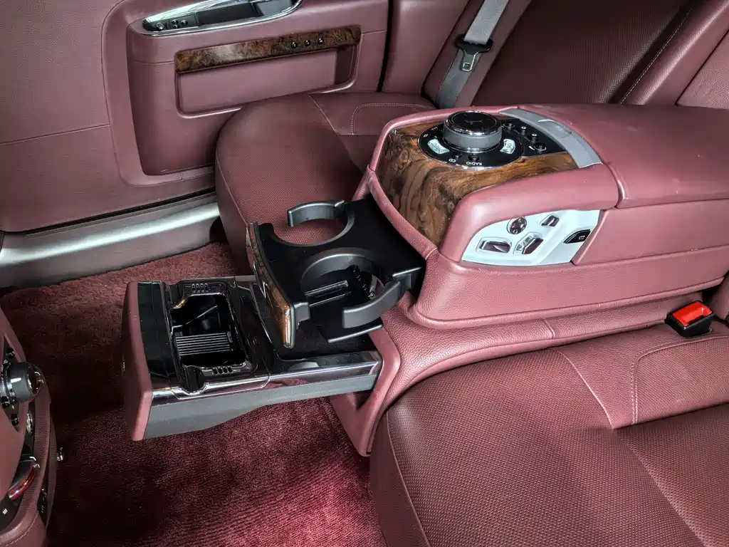 Rolls-Royce Ghost 2015 — фото 15