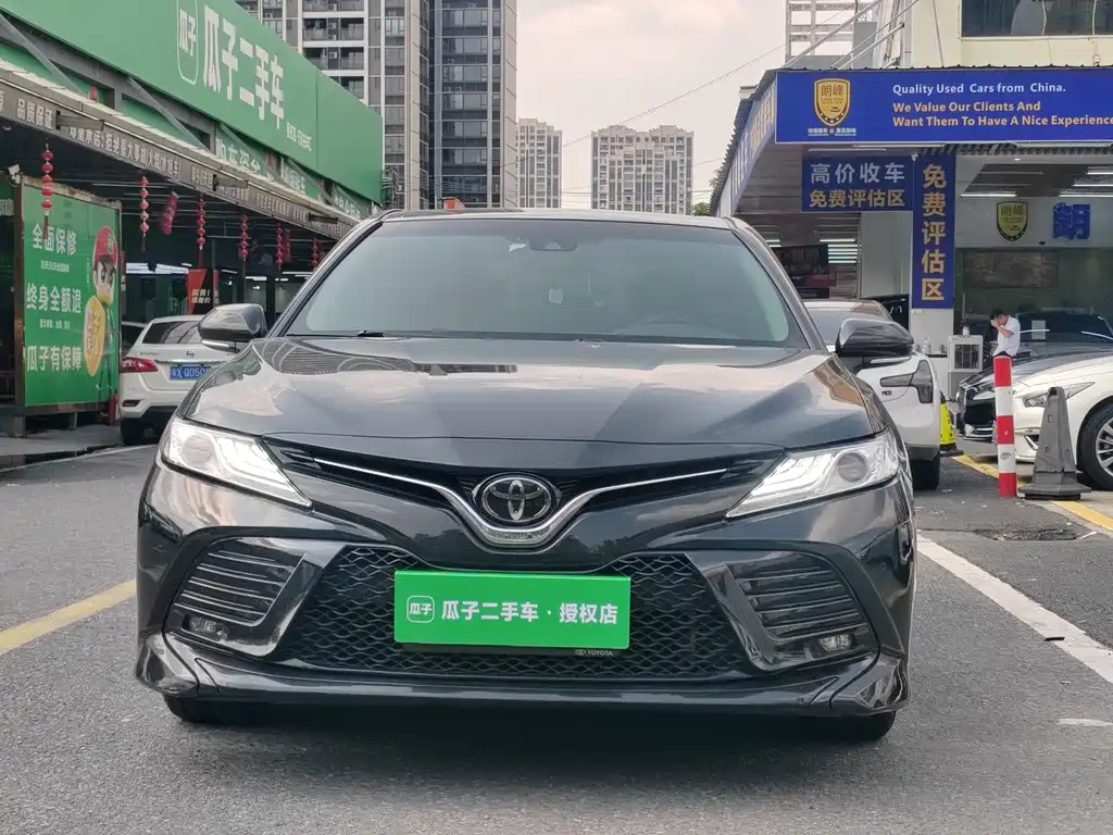 Toyota Camry 2021 — фото 2