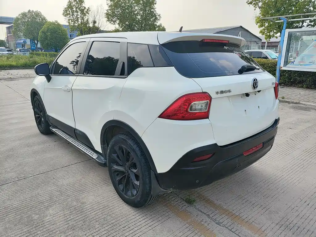 Zhonghua V3 2015