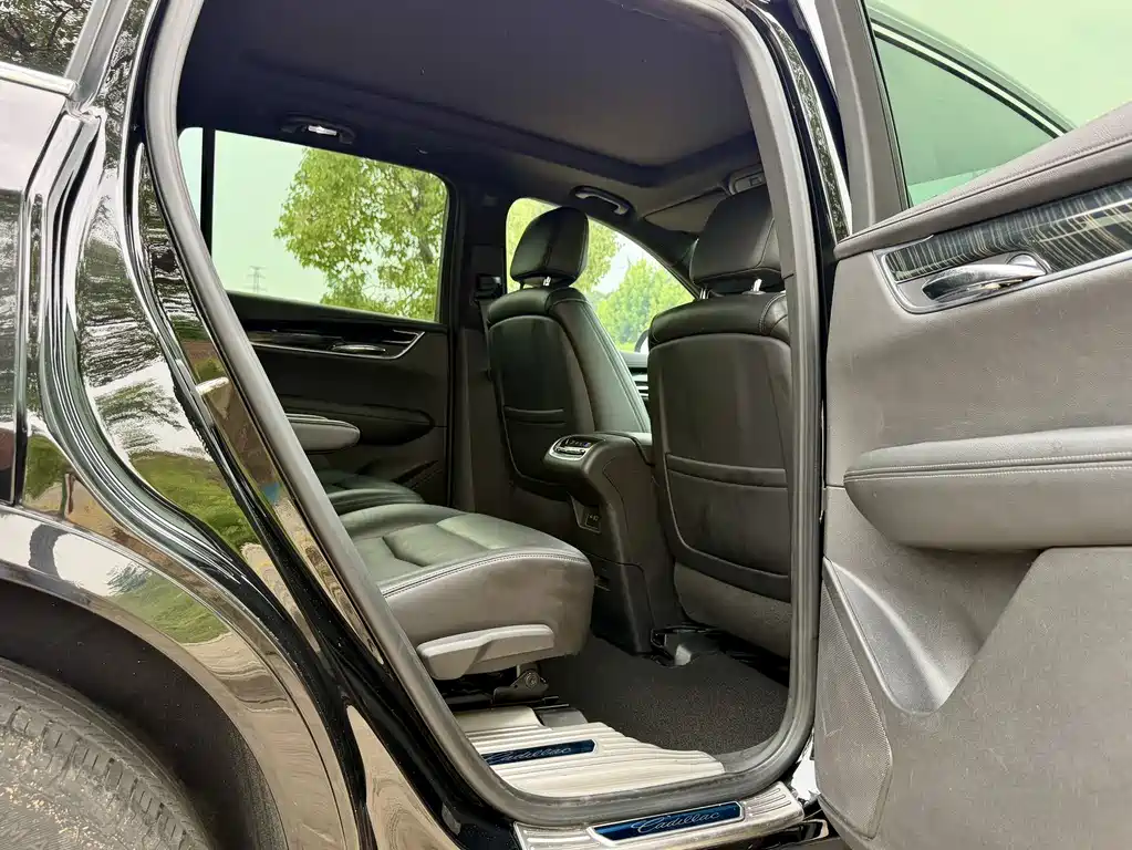 Cadillac XT6 2019 — фото 16