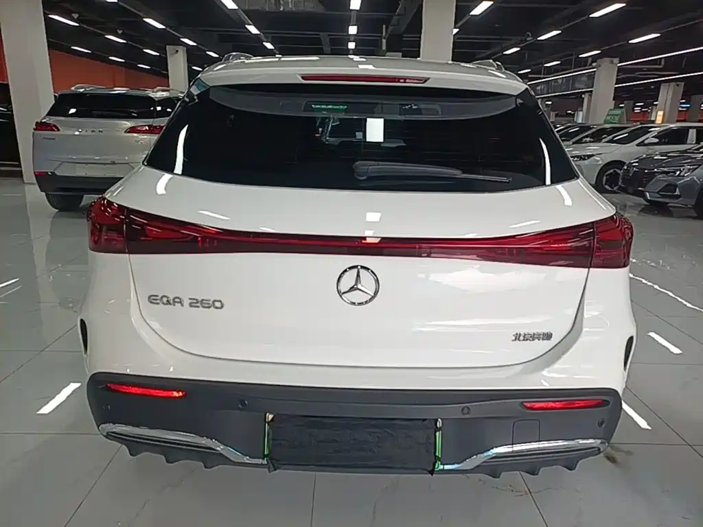 Mercedes-Benz EQA 2024