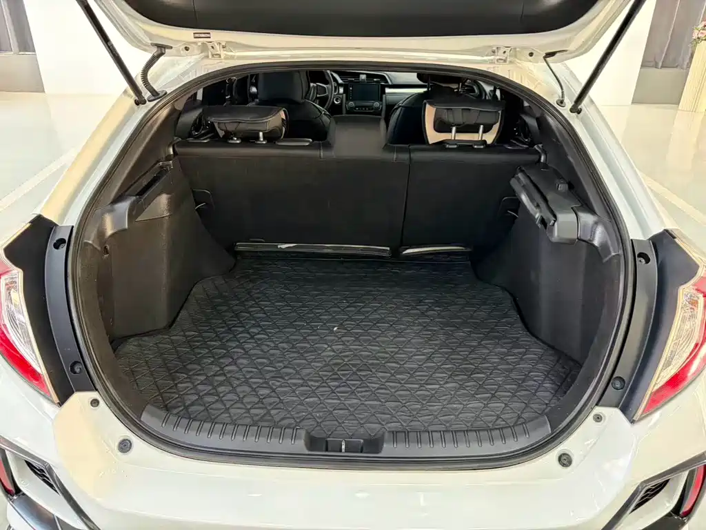 Honda Civic 2021 — фото 10