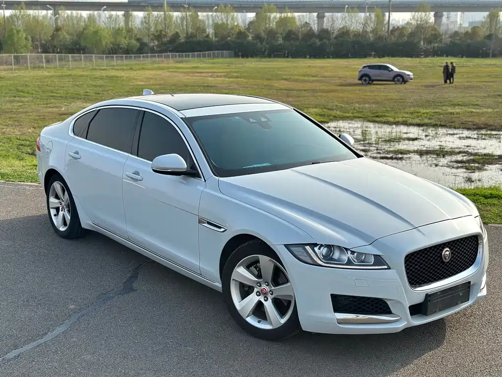 Jaguar XFL 2018 — фото 14