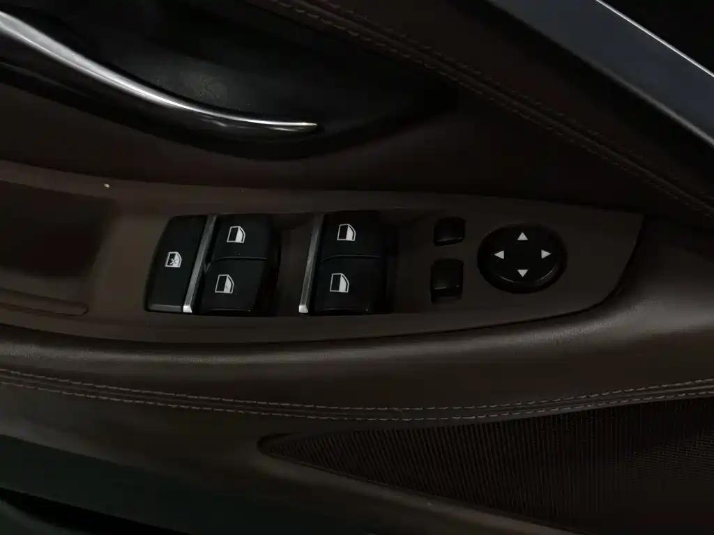 BMW 5 Series 2014 — фото 9