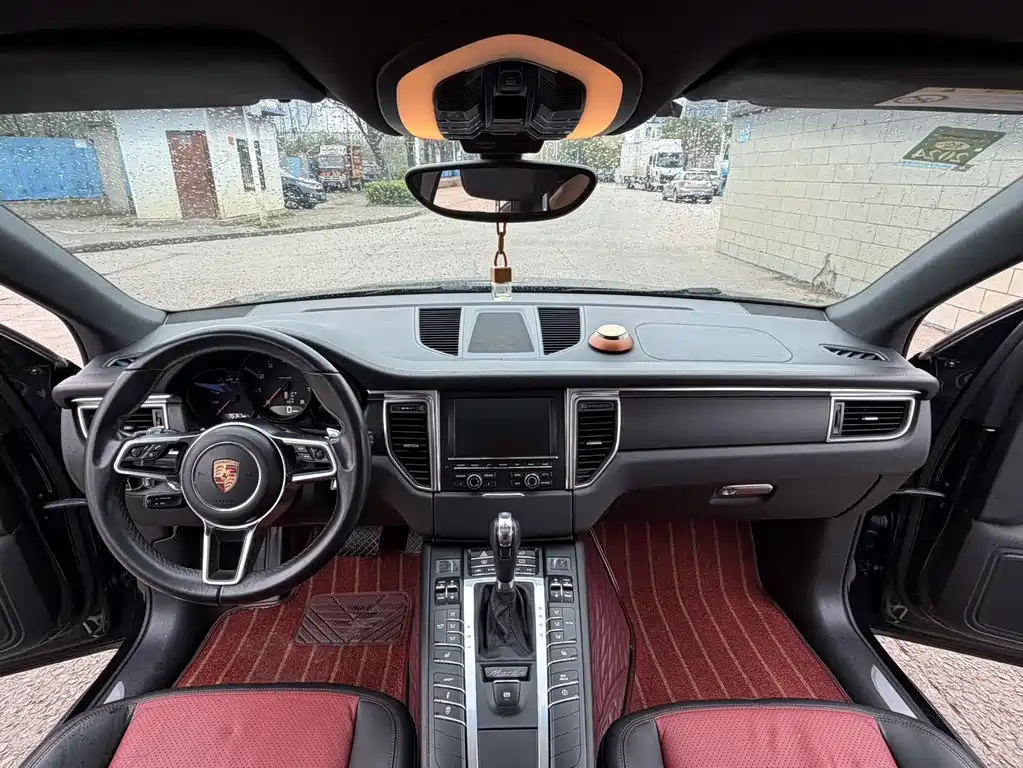 Porsche Macan 2016