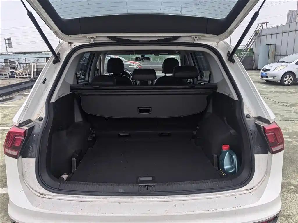 Volkswagen Tiguan L 2017 — фото 10