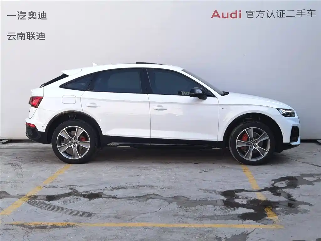 Audi Q5L Sportback 2023 — фото 4