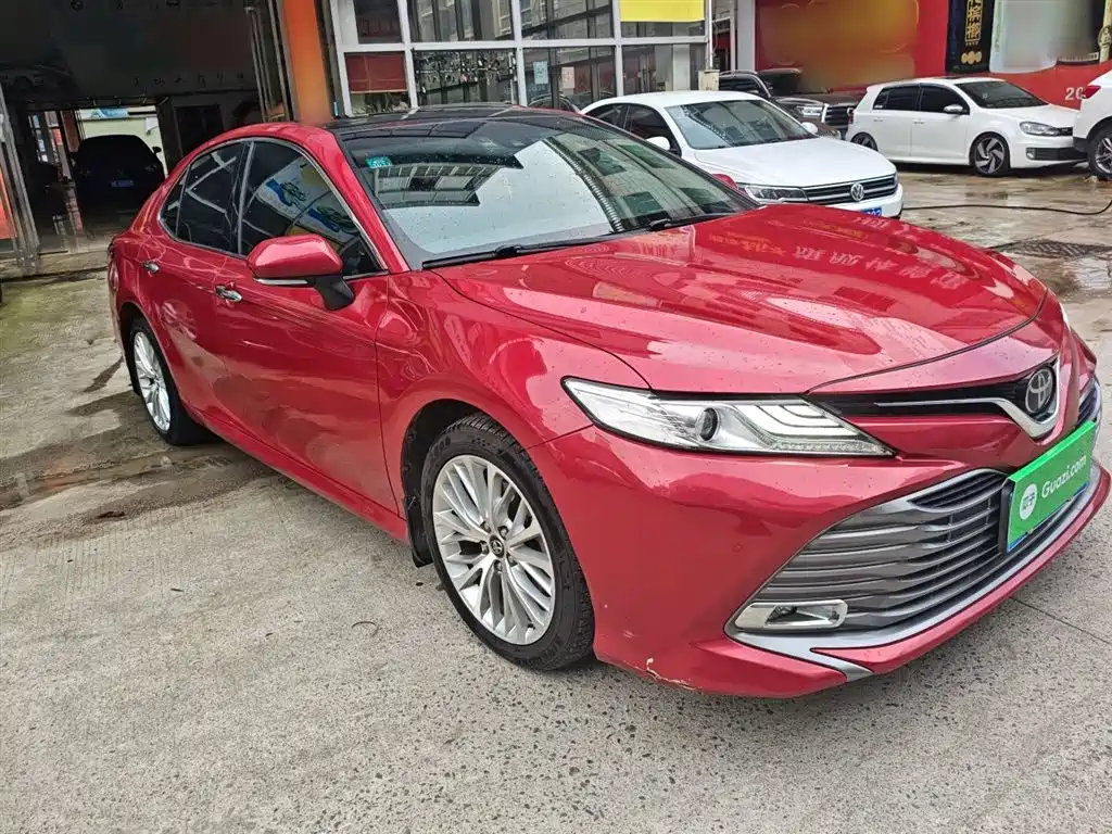 Toyota Camry 2018 — фото 4