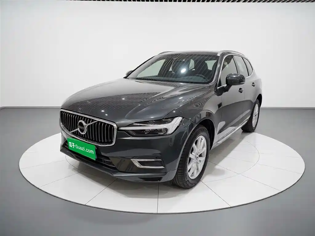 Volvo XC60 2021 — фото 1