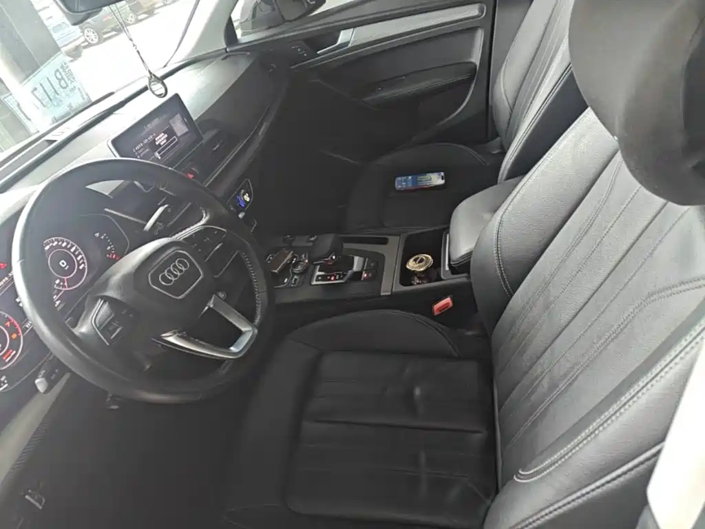 Audi Q5L 2021 — фото 15