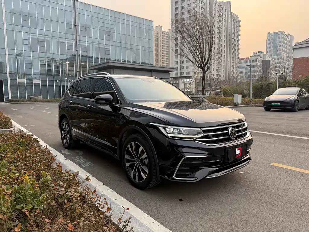 Volkswagen Tiguan L 2025 — фото 3