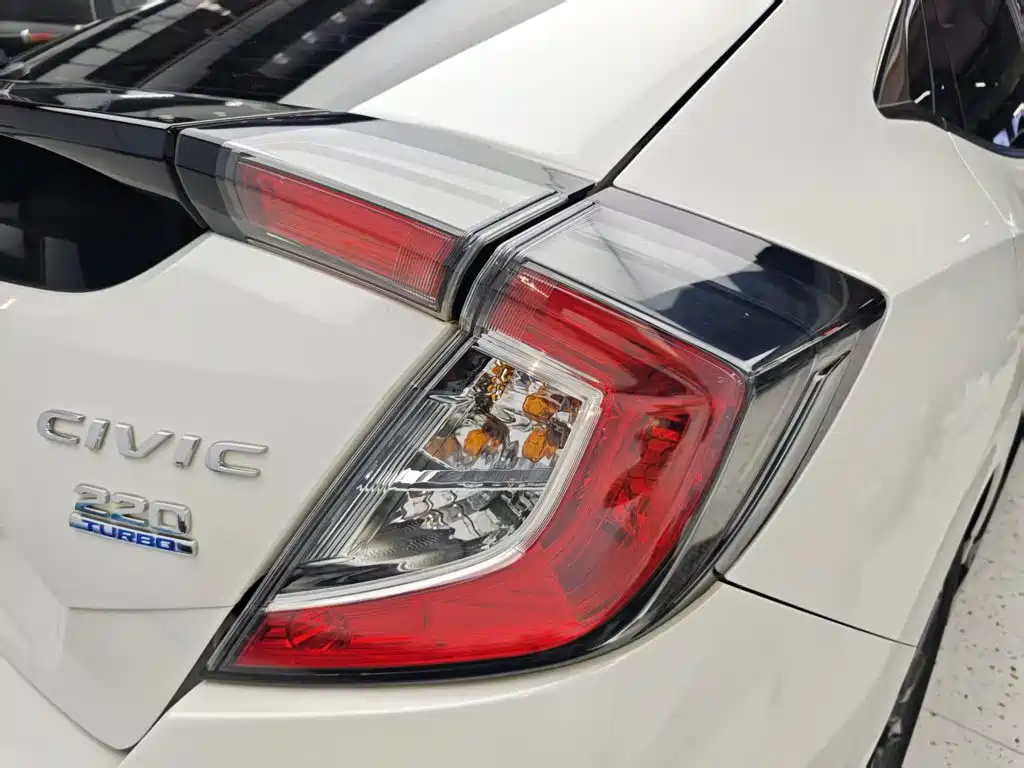 Honda Civic 2021 — фото 8