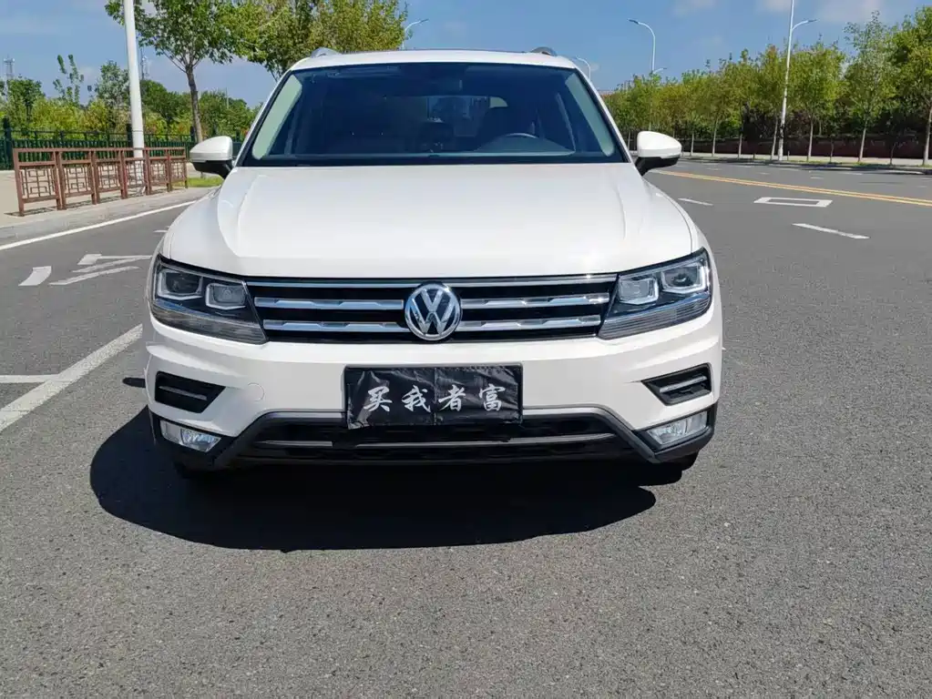Volkswagen Tiguan L 2017 — фото 2