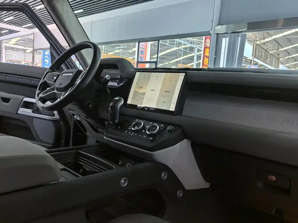 Land Rover Defender 2021 — фото 2