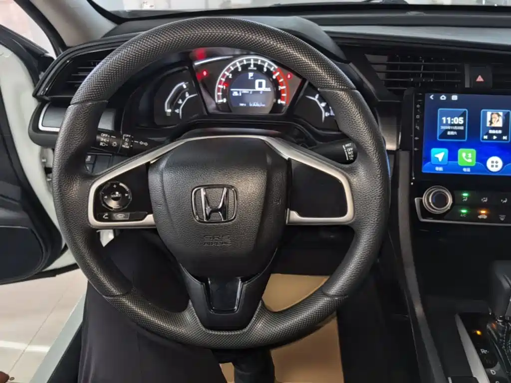 Honda Civic 2017 — фото 11