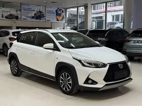 Toyota Yaris L 2022