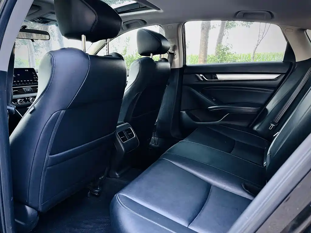 Honda Accord 2020 — фото 13