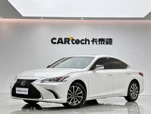 Lexus ES 2023