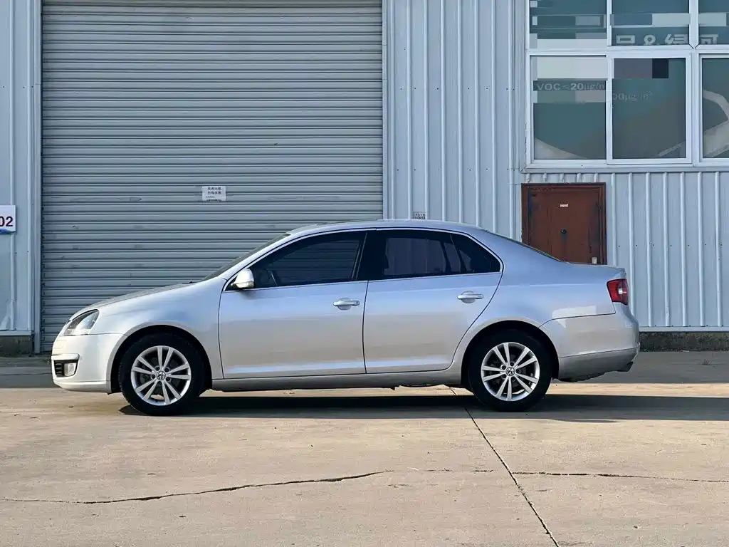 Volkswagen Sagitar 2011