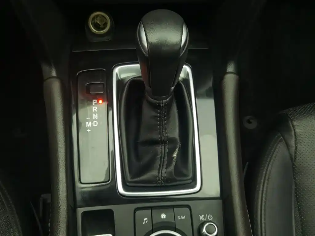 Mazda 3 Axela 2018 — фото 13