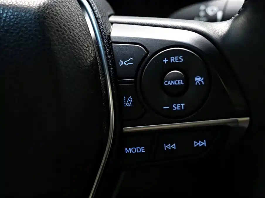 Toyota Camry 2023 — фото 12
