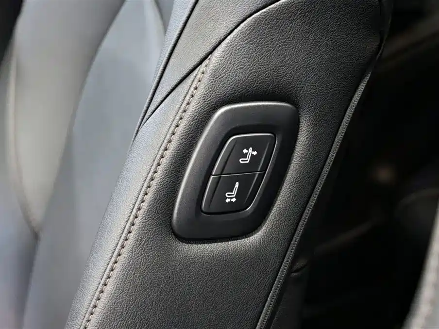 Toyota Camry 2023 — фото 14