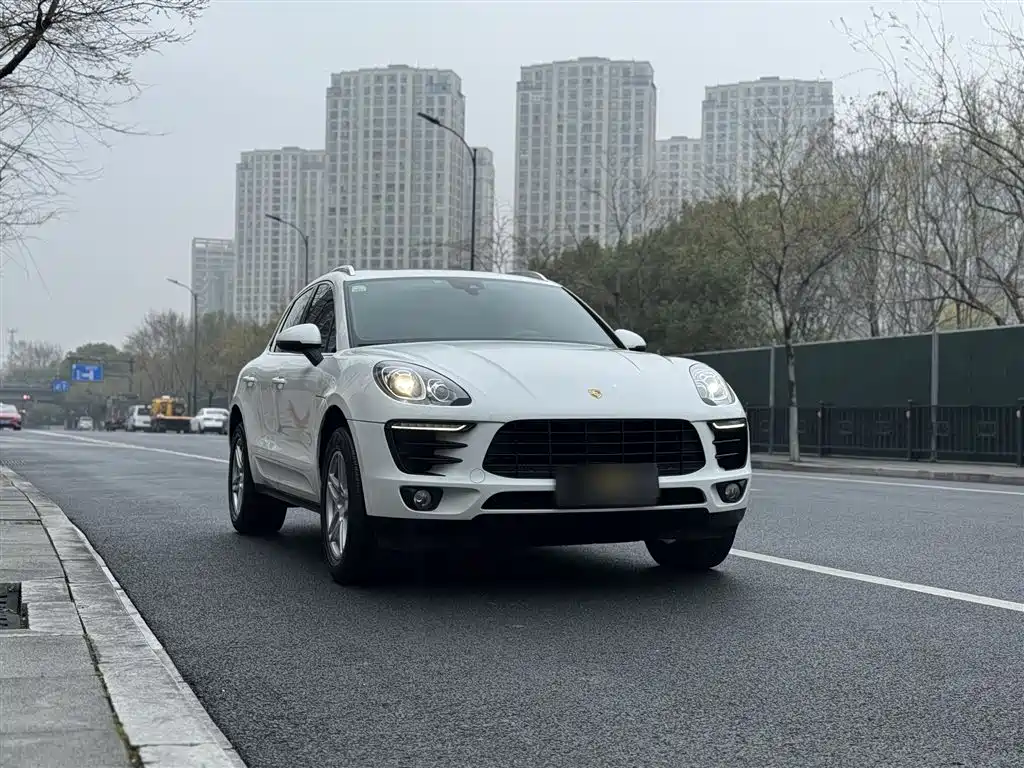 Porsche Macan 2018 — фото 21