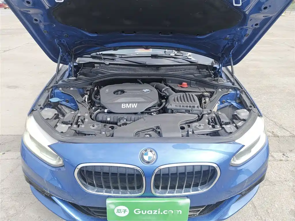 BMW 1 Series 2017 — фото 16