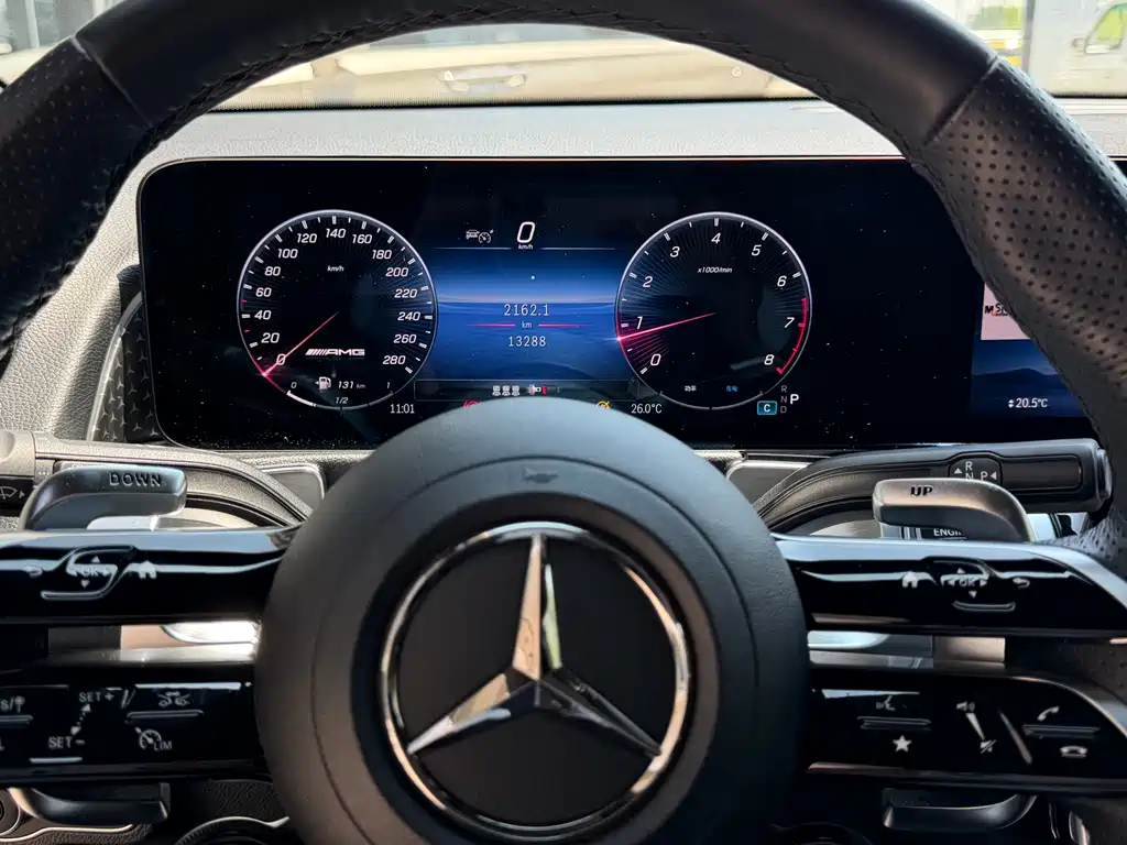 Mercedes-Benz GLB AMG 2025 — фото 3