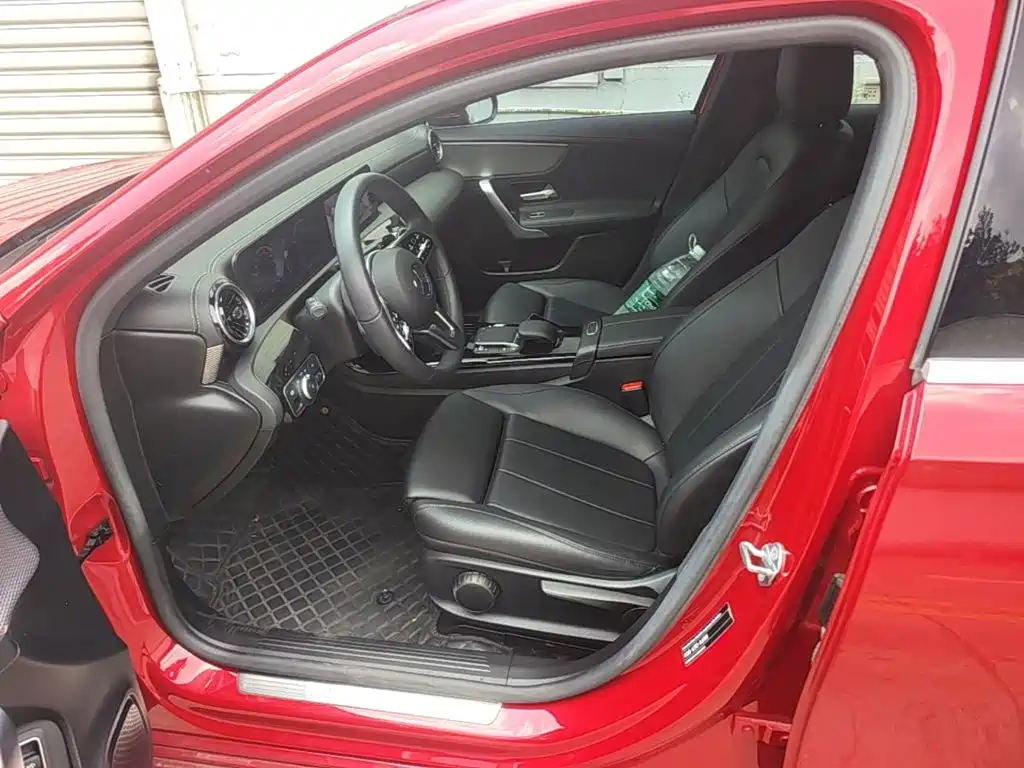 Mercedes-Benz A-Class 2021 — фото 15
