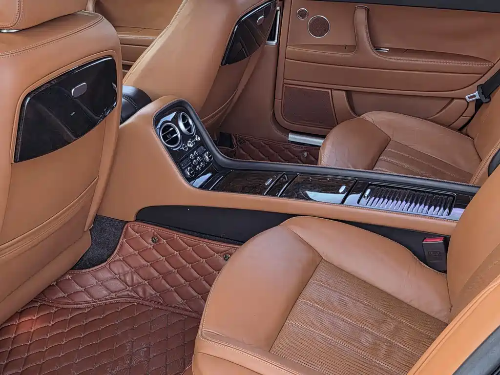 Bentley Flying Spur 2011 — фото 11