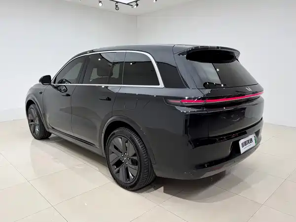 Li Auto L8 2025