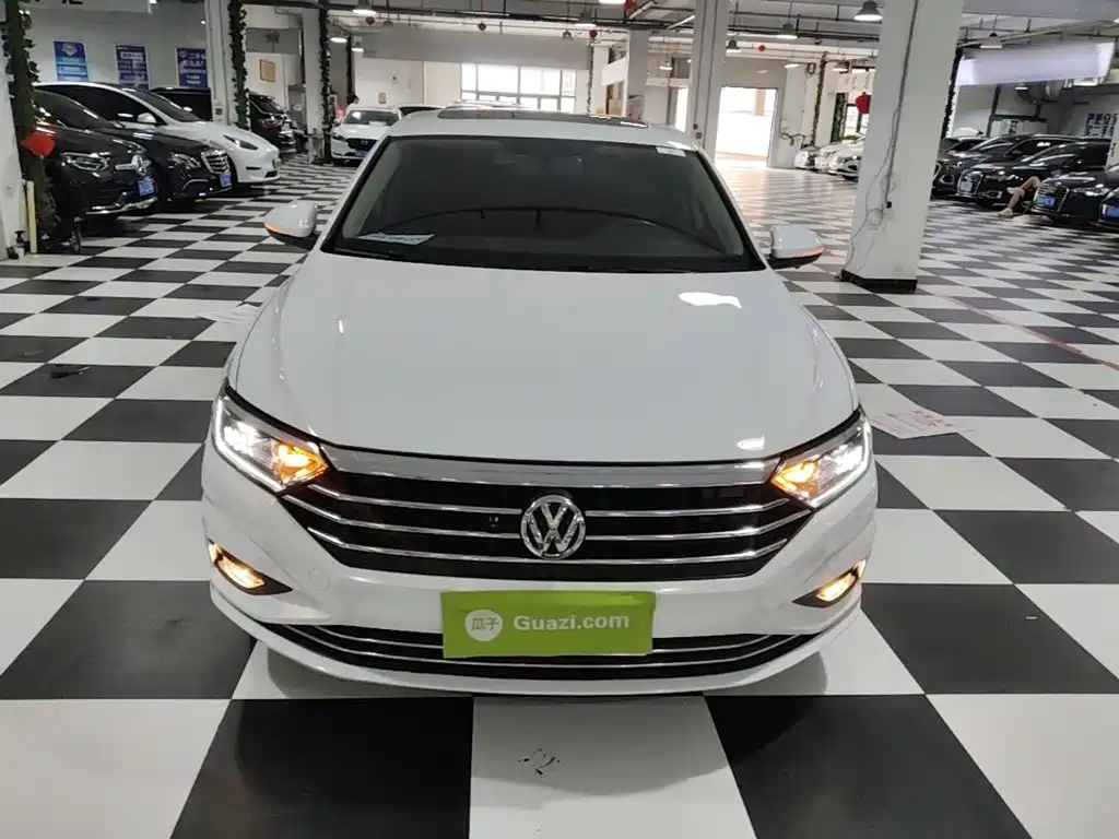 Volkswagen Sagitar 2021