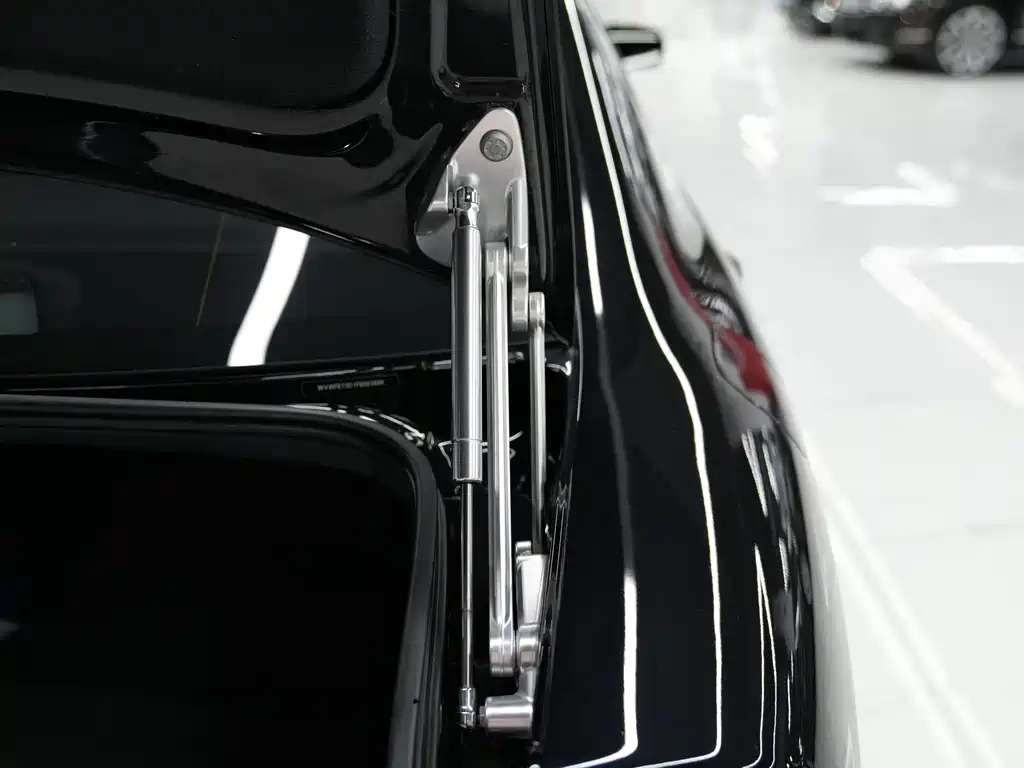 Volkswagen Phaeton 2016 — фото 18
