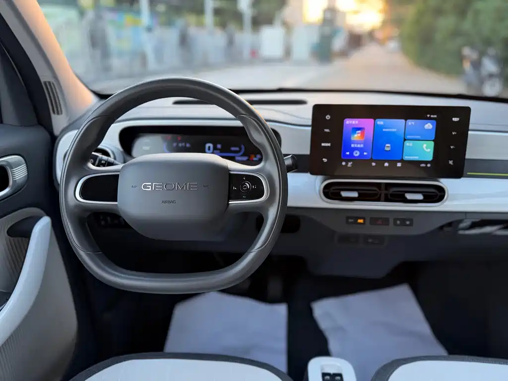 Geely Galaxy Panda 2025 — фото 12